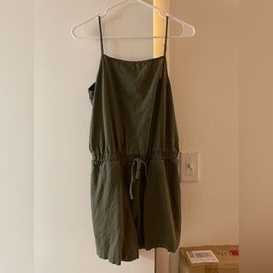 Simple green romper